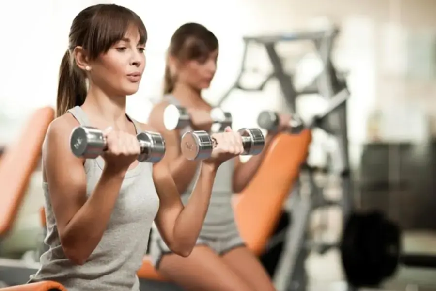 Tập gym giúp các nhóm cơ săn chắc và dẻo dai.