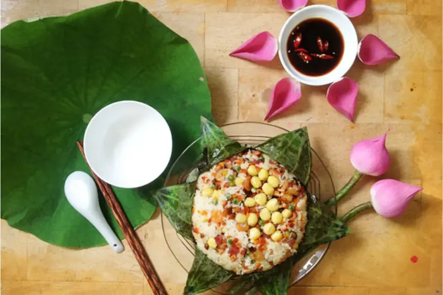 Cơm chay lá sen.