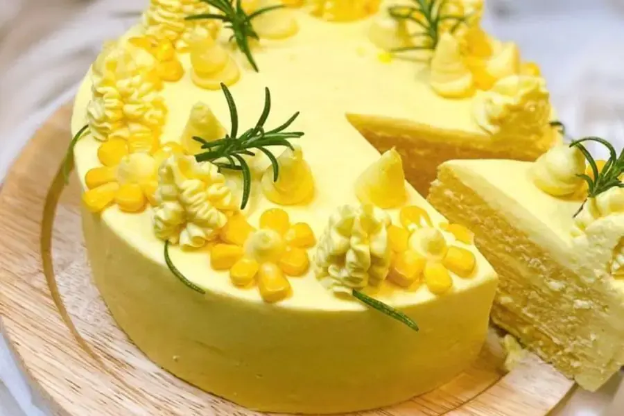 Chiếc bánh kem bắp có màu đẹp mắt và vị hấp dẫn