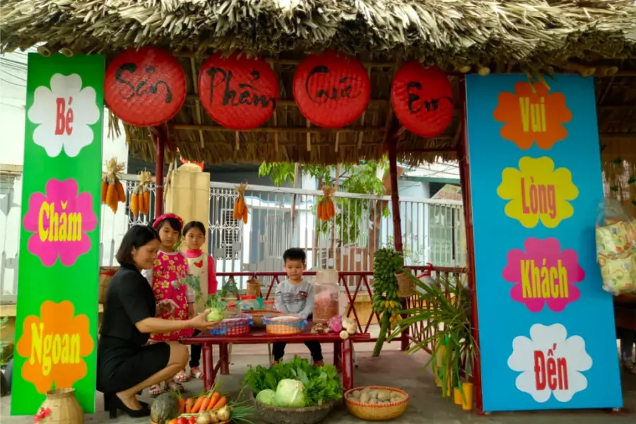 Trưng bày rau củ địa phương cho trang trí góc địa phương oơởở mầm non