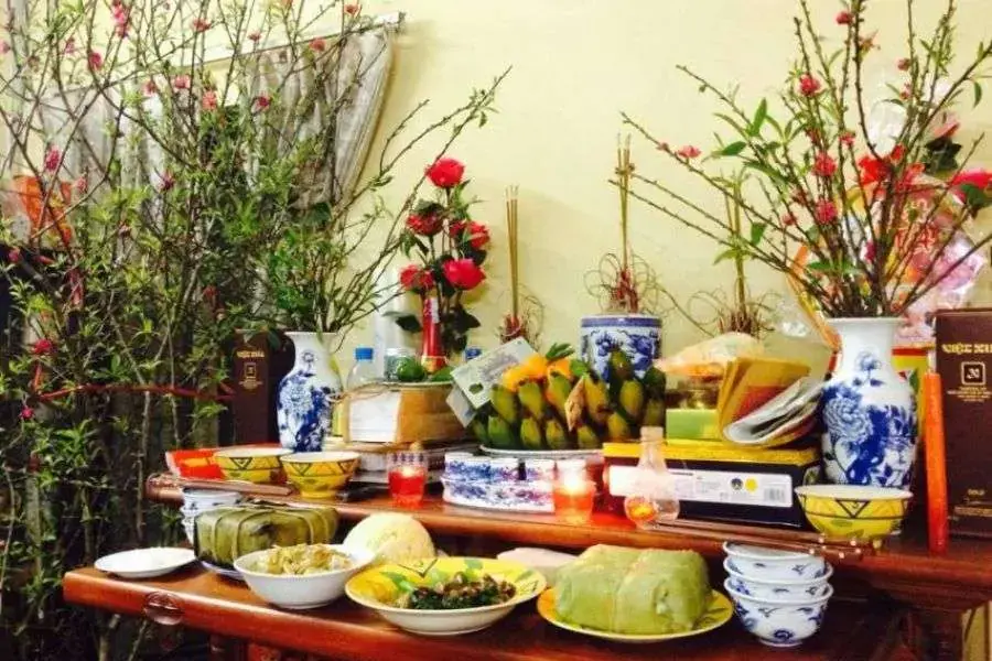 Nguyên tắc bày bàn thờ ngày Tết.