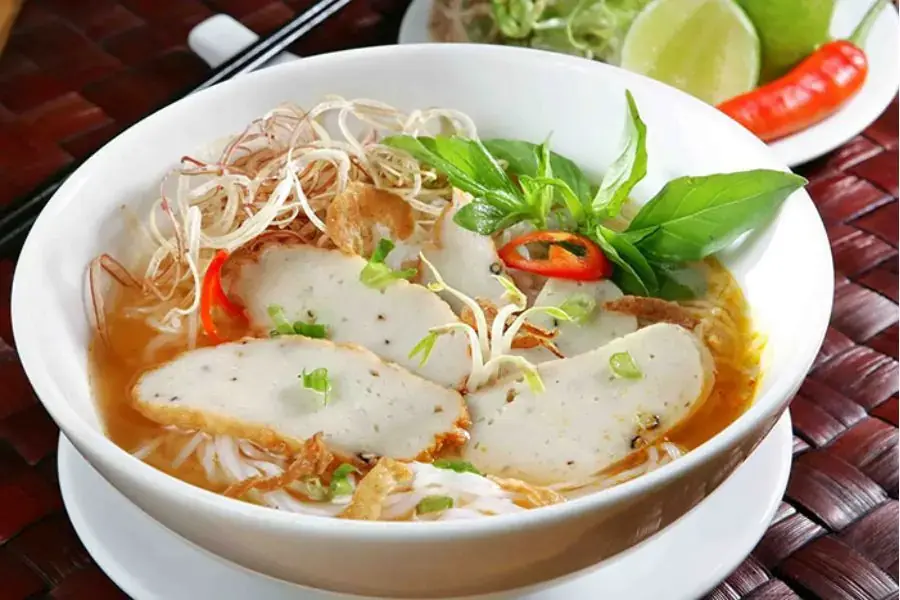 Bánh canh chả cá thu với mùi vị thơm ngon hấp dẫn