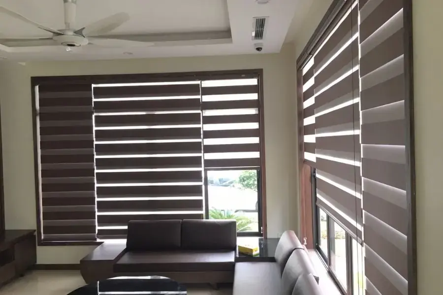 Gắn rèm vào hộp và kiểm tra hoạt động của rèm