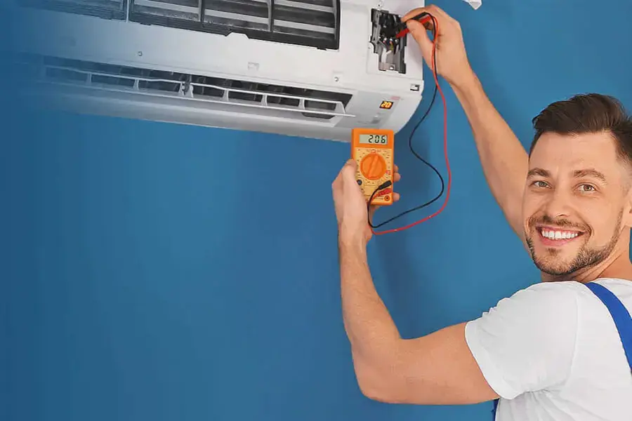 Thợ có chuyên môn sẽ giúp bạn kiểm định tuổi thọ máy lạnh chuẩn xác hơn