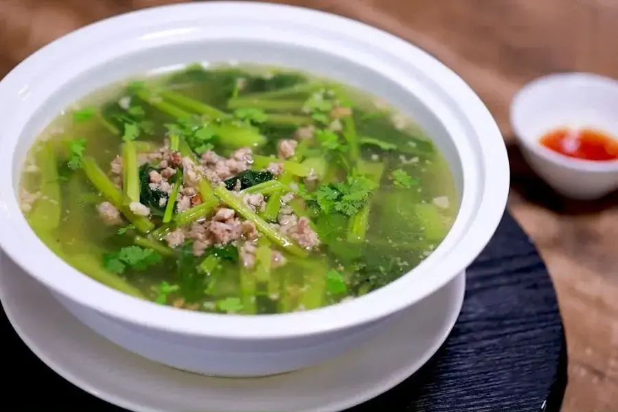 Canh cải ngọt thịt nạc là món ăn thanh đạm, giải nhiệt hiệu quả