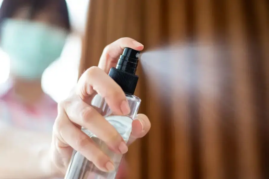 Cồn không những là nguyên liệu khử khuẩn mà còn khử mùi hiệu quả