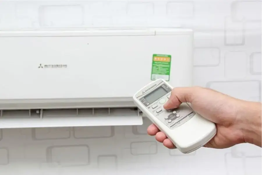 Cho chạy thử máy lạnh để kiểm tra lắp đặt đã chuẩn xác hay chưa
