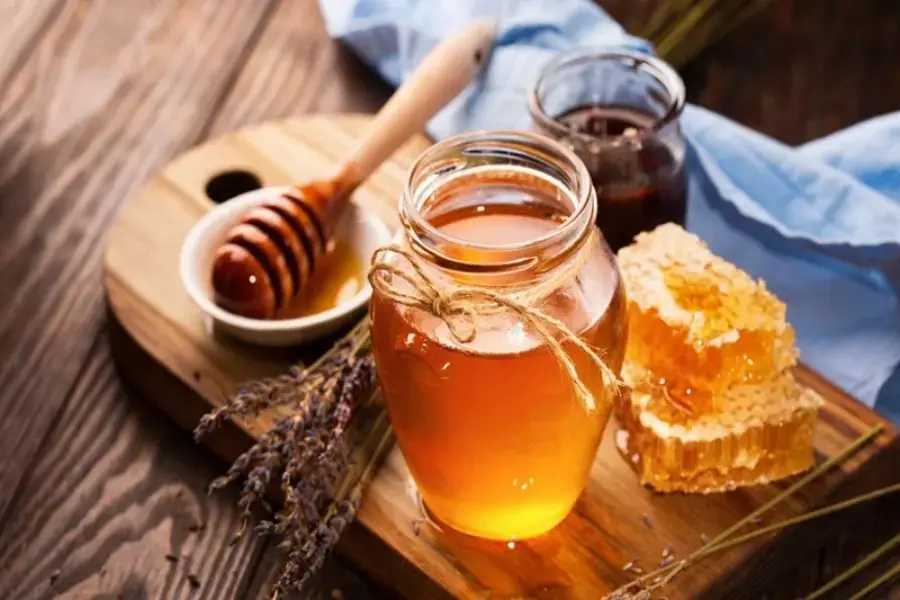 Trong mật ong có chứa nhiều khoáng chất và hàm lượng vitamin A, E dồi dào