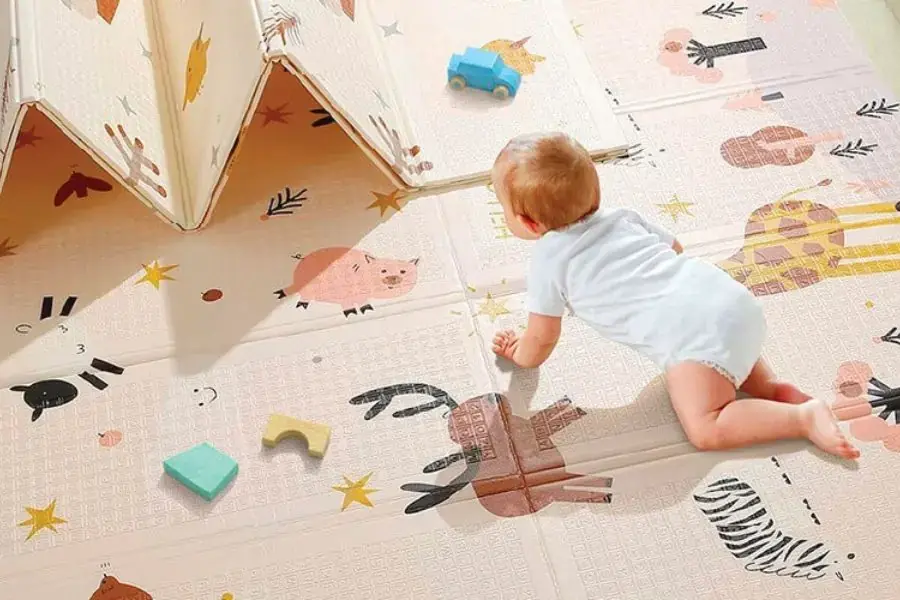 Sử dụng thảm nhiều hình ảnh sẽ kích thích não bộ của bé