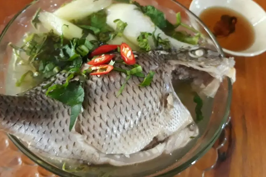 Vị ngọt thanh, chua chua của canh cá rô phi nấu măng làm mê đắm bất kỳ ai thưởng thức qua.