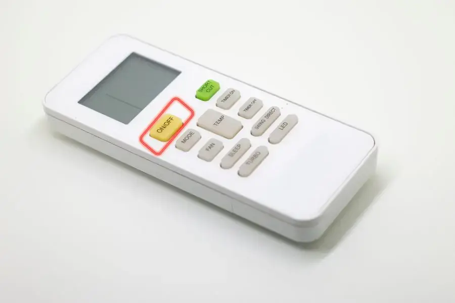 Nhấn phím “On/Off” để khởi động điều hòa