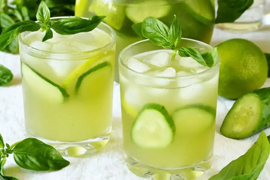 Nước ép dưa leo giúp đánh bay mỡ thừa và trẻ hóa làn da.