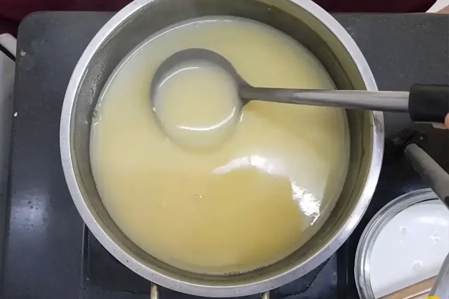 Nấu chè đậu xanh đánh