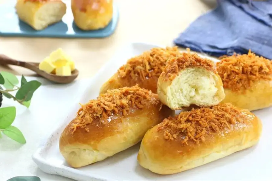 Bánh mì chà bông cùng lớp ruốc mặn ngọt đan xen
