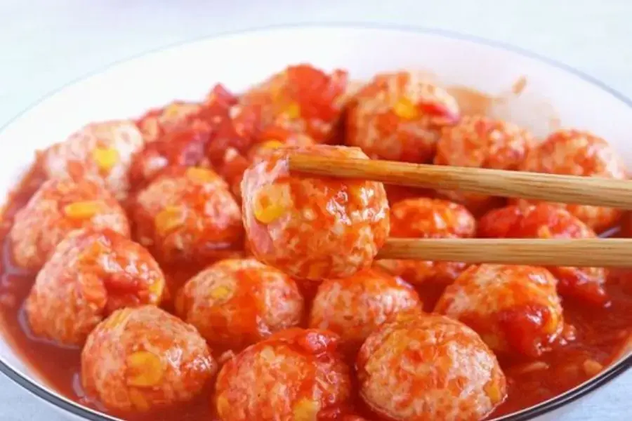 Thịt heo viên kho nước mắm lên màu sắc cực kỳ bắt mắt