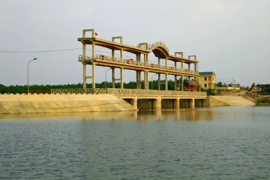 Đập, cống, trạm bơm hay hồ chứa nước chính là công trình thủy lợi tiêu biểu
