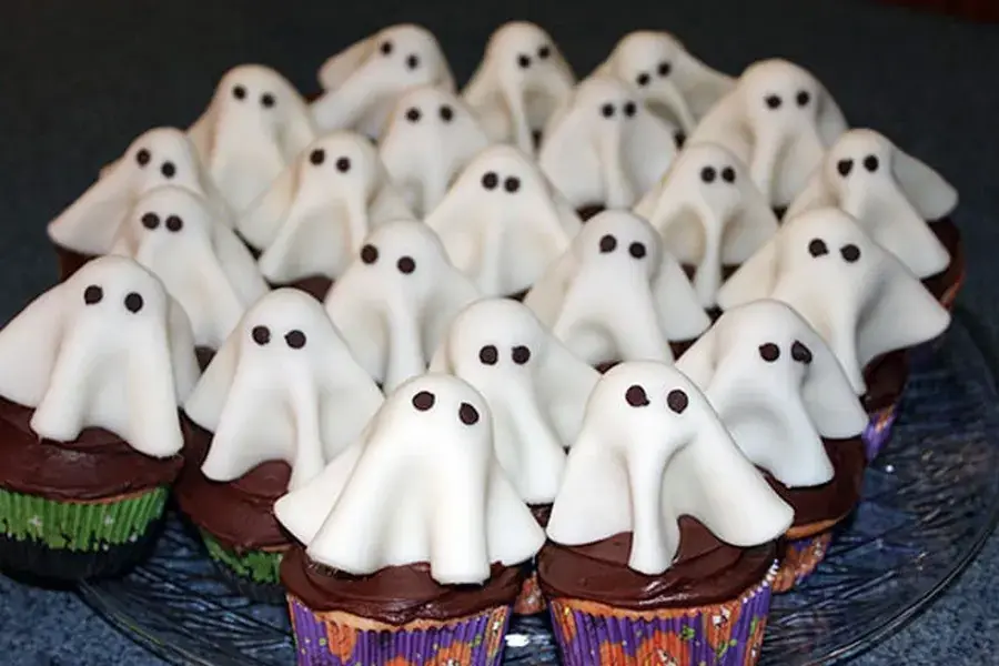 Cupcake hình thù những con ma đáng sợ nhưng cũng rất đáng yêu.