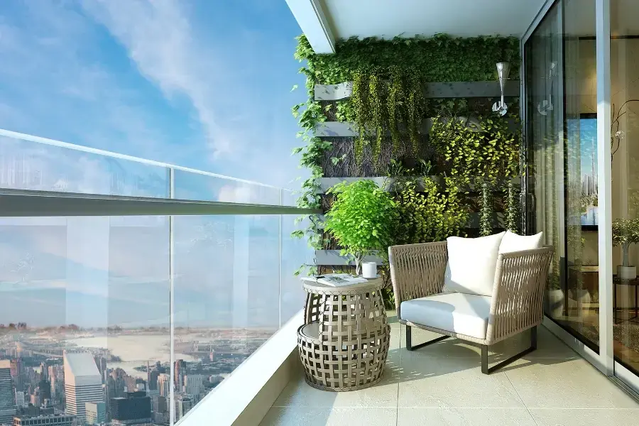 Ý tưởng trang trí ban công với tường cây xanh sáng tạo