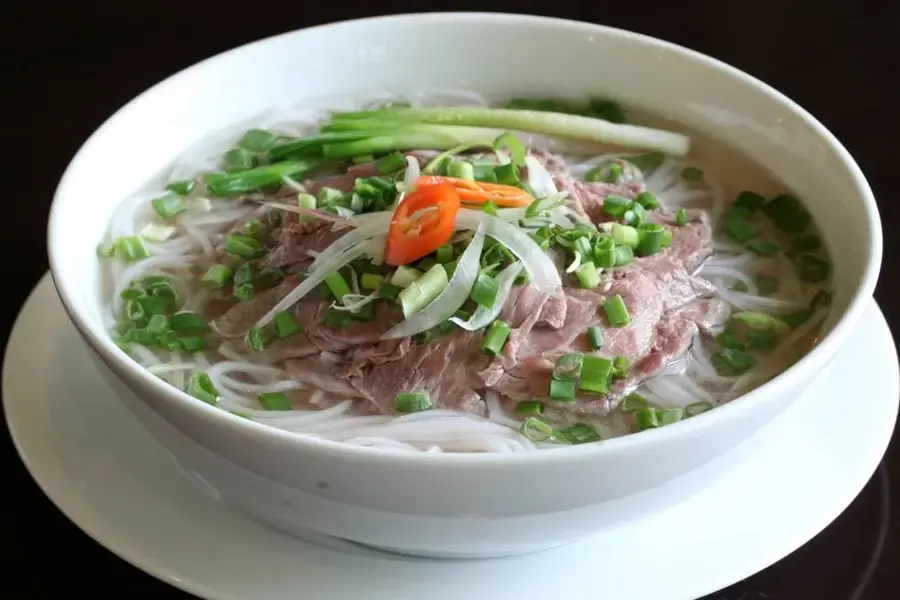 Một bát phở truyền thống cho bữa sáng đầu ngày