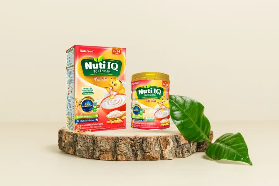 Bột ăn dặm Nuti IQ có chứa DHA và Lutein cao gấp 4 lần các loại bột em bé thông thường.