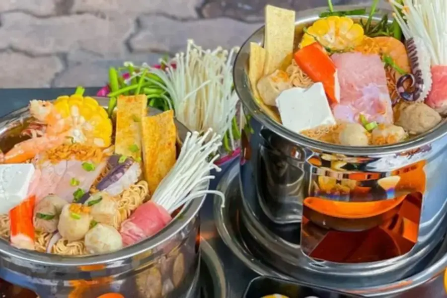 Quán ăn vặt cho giới trẻ Thủ Đức: Lẩu mini cô Mén đầy đủ topping với mức giá thành hợp lý
