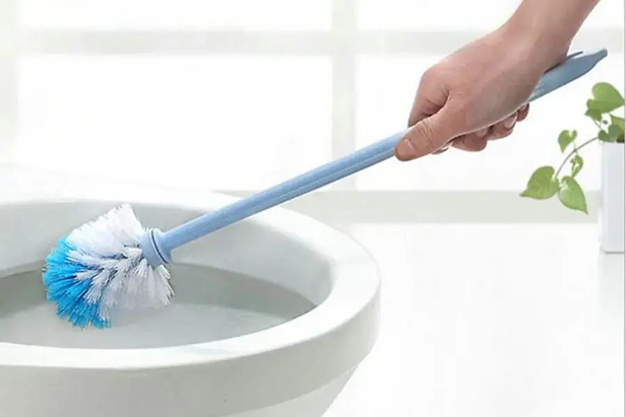 Kết hợp thêm chổi cọ bồn cầu để tăng hiệu quả vệ sinh