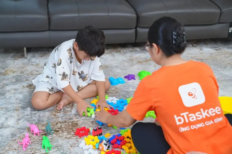 bTaskee chia sẻ từ kinh nghiệm trông trẻ tại nhà nhiều năm.