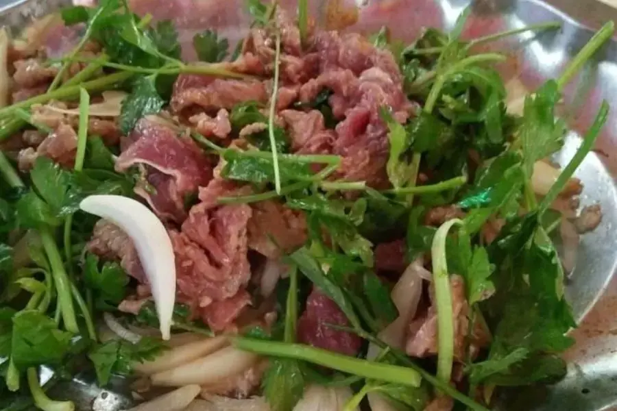 Cần tây và thịt bò là sự kết hợp hoàn hảo trong mọi mâm cơm