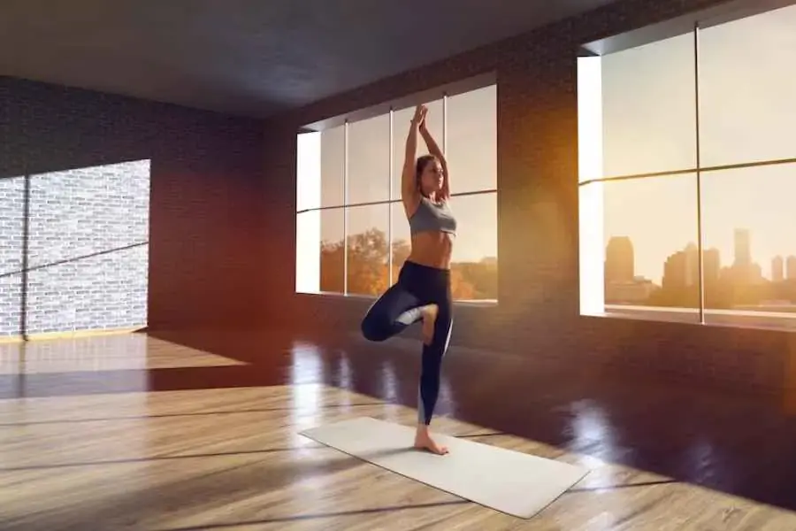 Tư thế cái cây là một động tác đơn giản và hiệu quả cao