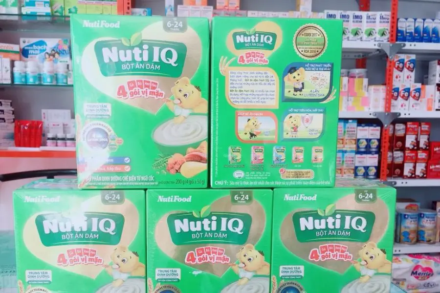 Bột ăn dặm Nutifood.