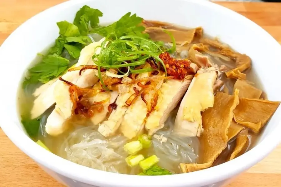 Canh miến nấu măng