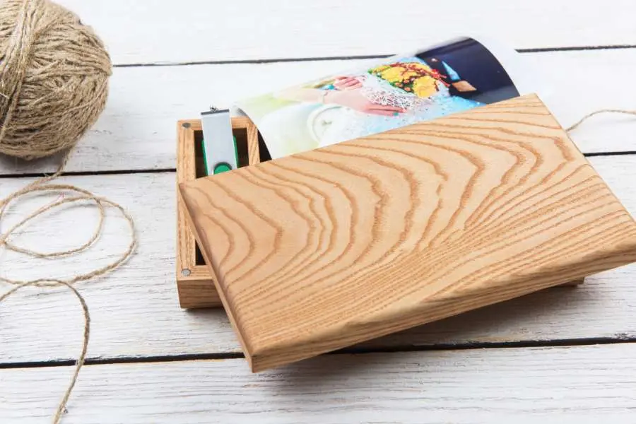 Hộp đựng ảnh – quà tặng sếp khi nghỉ việc ý nghĩa và chất lượng.