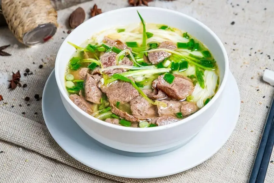 Phở bò cho bé vào bữa sáng