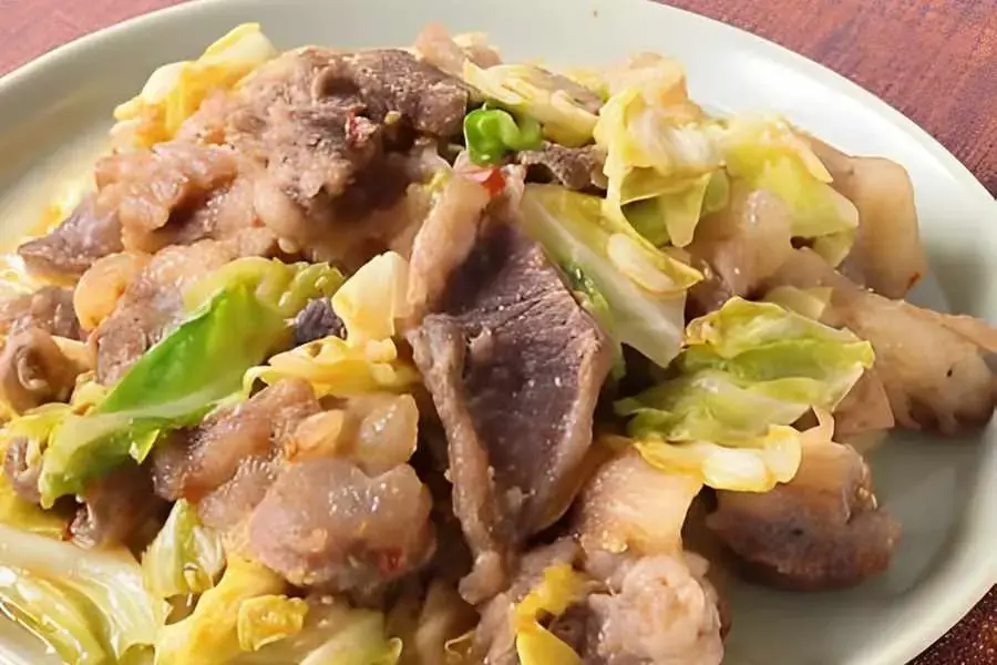 Đa dạng món ăn cho gia đình bằng món gân xào cải thảo