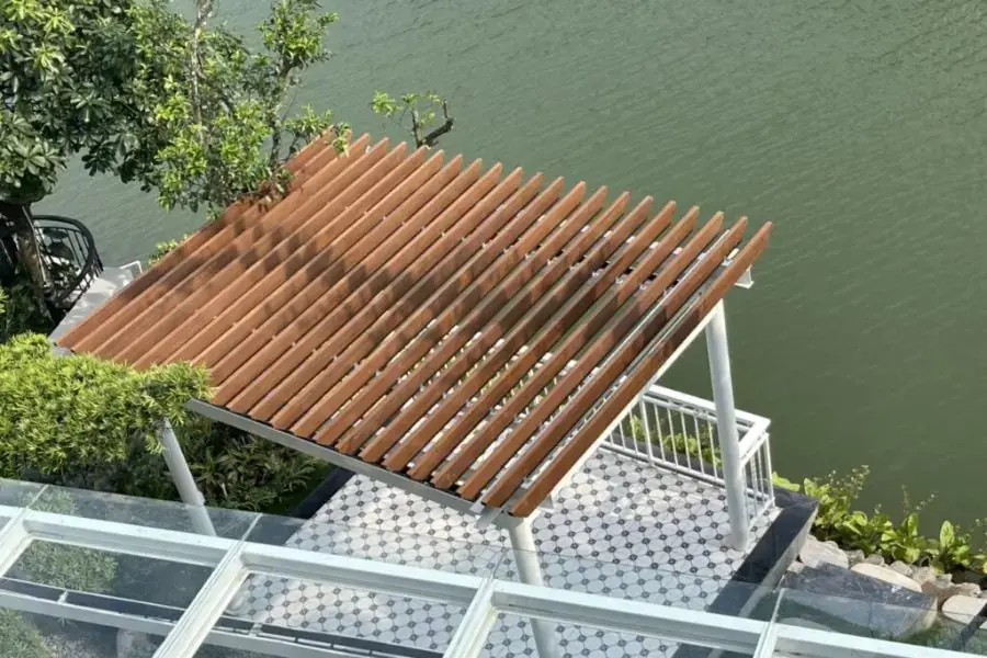 Chỉ nên dùng mái khung giàn từ tre trong các công trình sinh thái