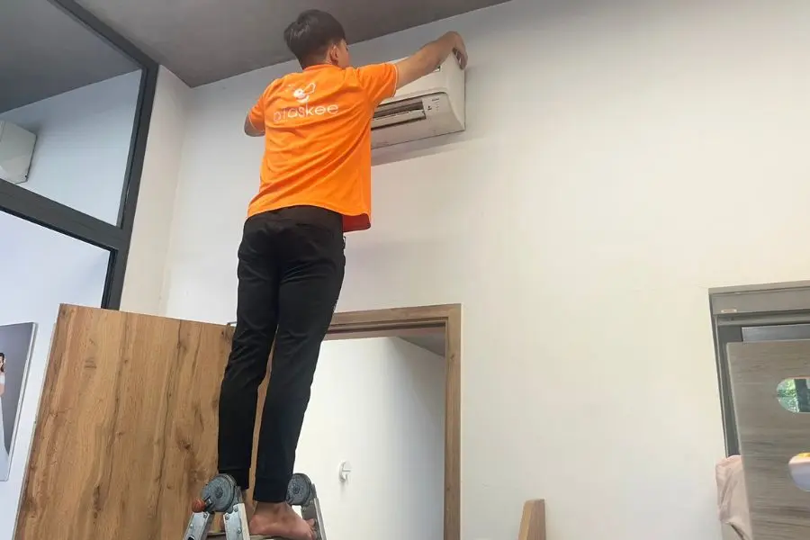 Kiểm tra phần cơ để xác định tình trạng máy nén.