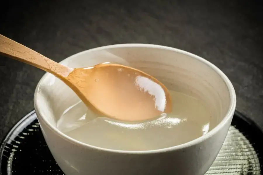 Bột sắn dây sau khi nấu sẽ rất đặc và sánh mịn
