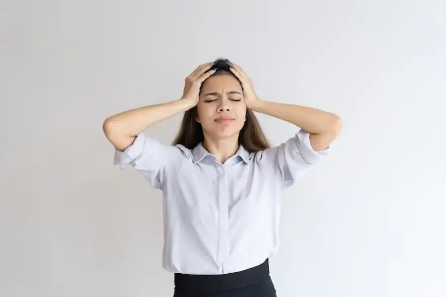 Đau đầu theo cụm gồm đau đầu cụm từng đợt và đau đầu cụm mãn tính.