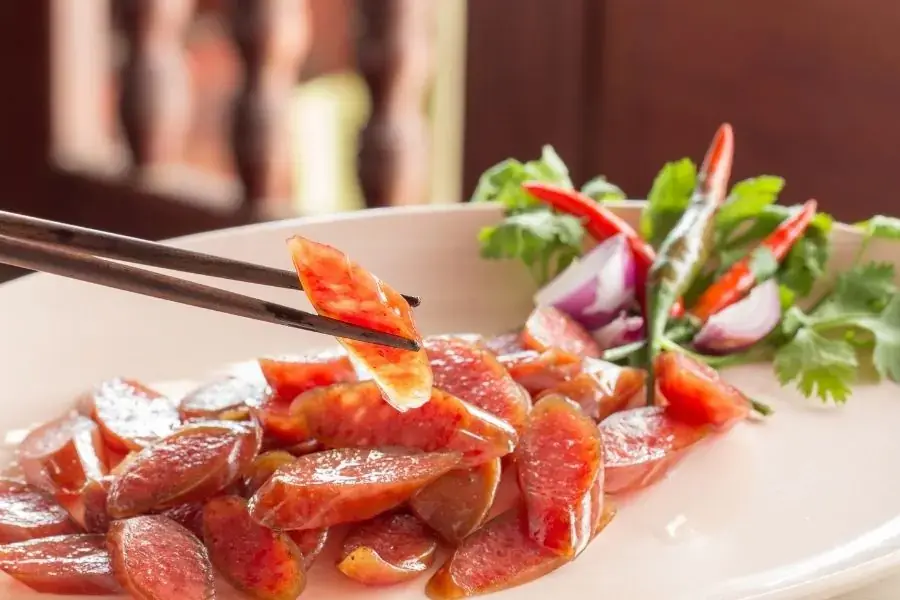 Lạp xưởng nướng