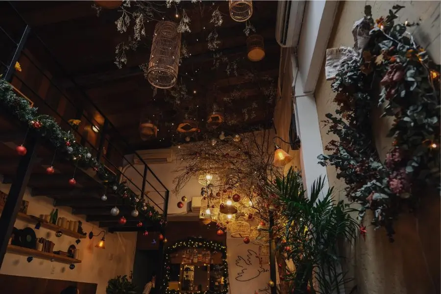 Cooku’s Nest gây ấn tượng mạnh với khách nhờ sắc thái huyền ảo và có phần u tối.