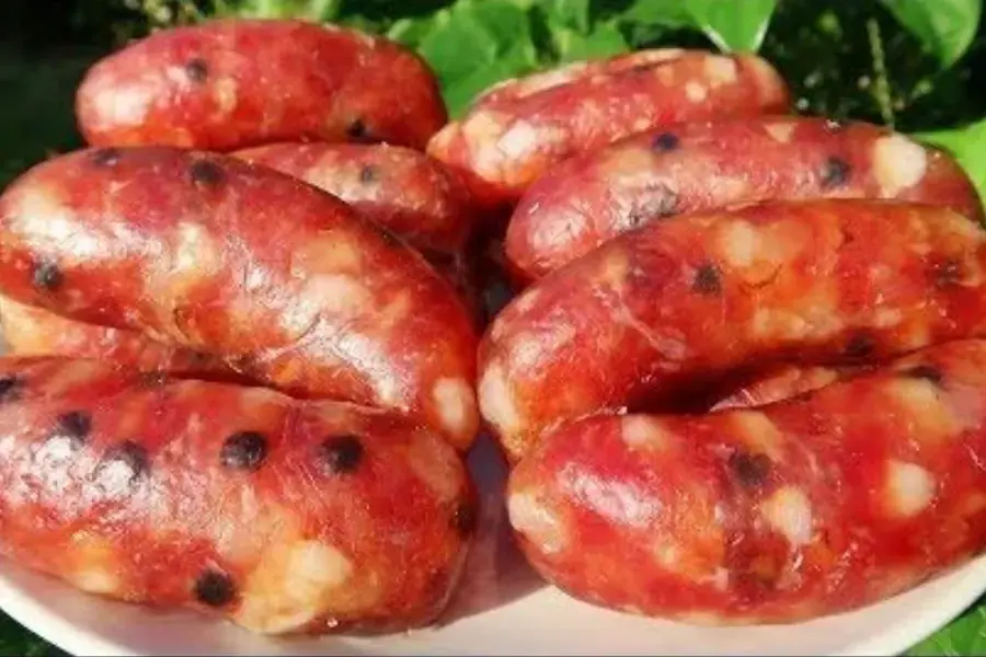 Nhiều loại lạp xưởng khác tùy vào khẩu vị.