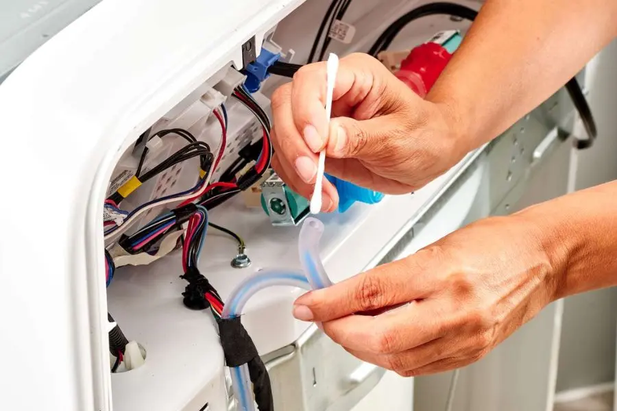 Phao áp suất bị hỏng khiến máy giặt sẽ không thể cảm biến và điều chỉnh lượng nước.