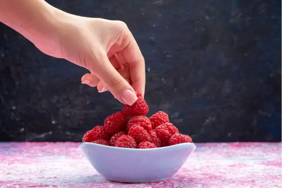 Quả mâm xôi giúp thúc đẩy quá trình chuyển đối chất béo trong cơ thể