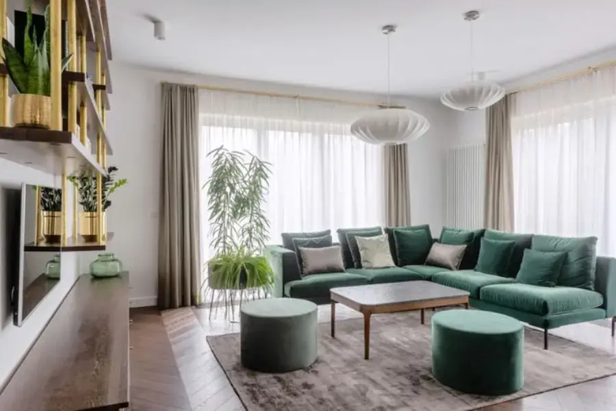 Phối tường màu trắng với rèm cửa phù hợp với màu sơn để đảm bảo sự hài hòa trong không gian 