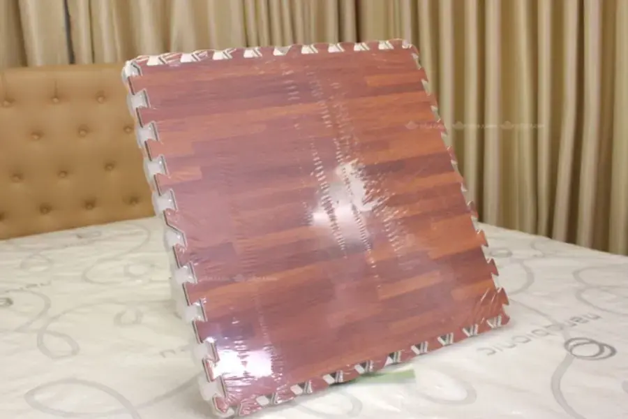 Thảm xốp hấp thụ nhiệt tốt có thể gây nóng bức đặc biệt vào ngày nắng nóng