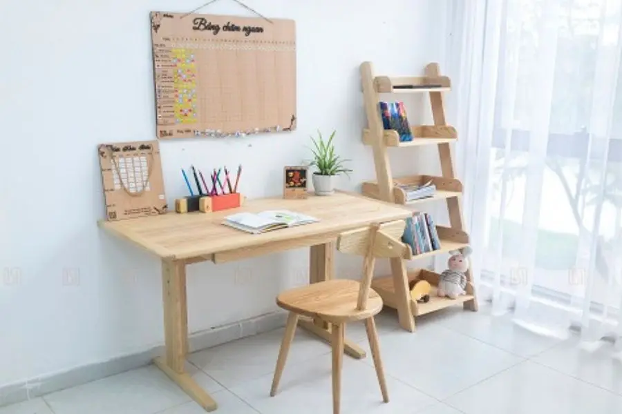 Mẫu bàn học kết hợp kệ, bảng trang trí tone - sur- tone.
