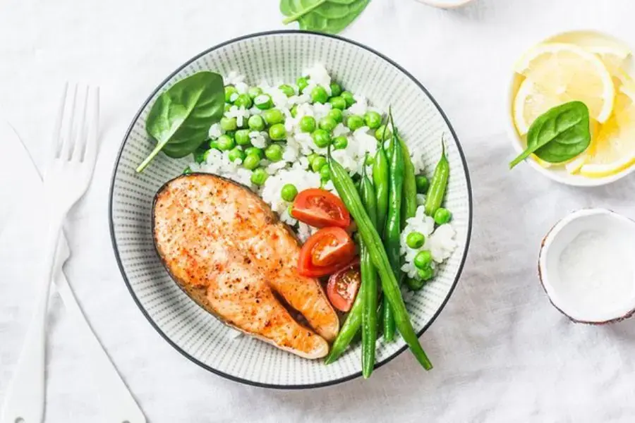 Mẫu thực đơn eat clean ngày 8 cho người giảm cân.