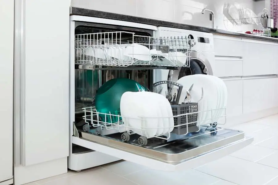 Tặng một chiếc máy rửa bát sẽ là lựa chọn phù hợp cho mùa đông.