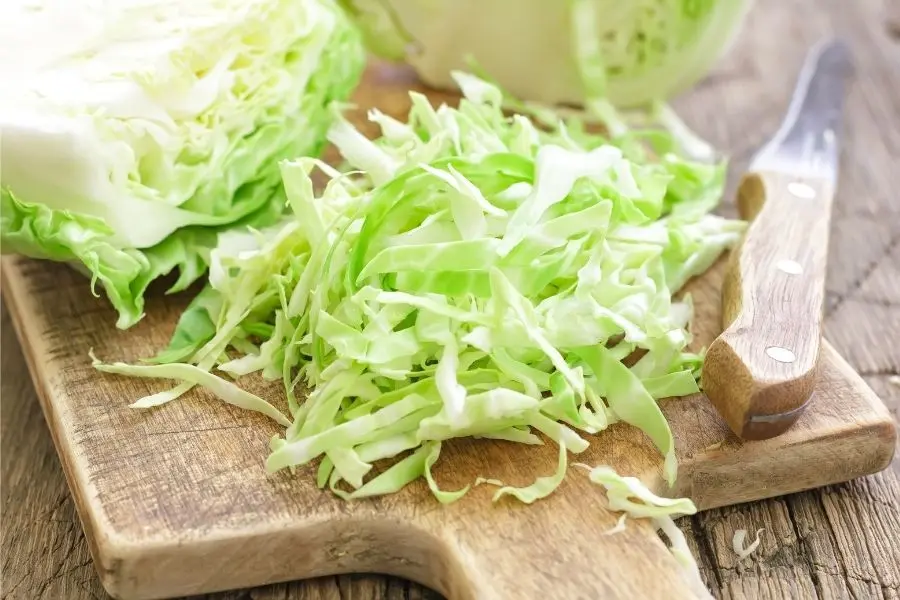 Bắp cải tươi cắt nhỏ