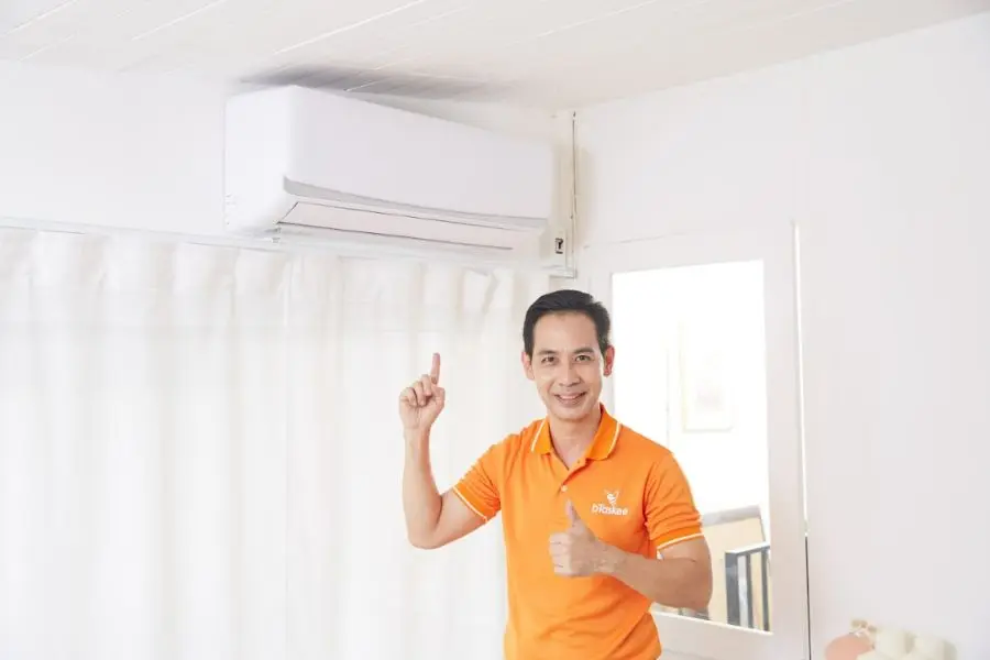 Liên hệ với trung tâm dịch vụ sửa chữa điều hòa để được hỗ trợ.